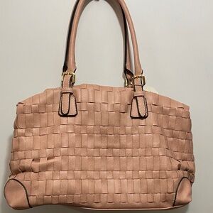 Chic Tan Woven Shoulder Bag